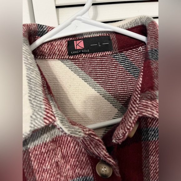 Warm and cozy plaid flannel jacket - Picture 4 of 4